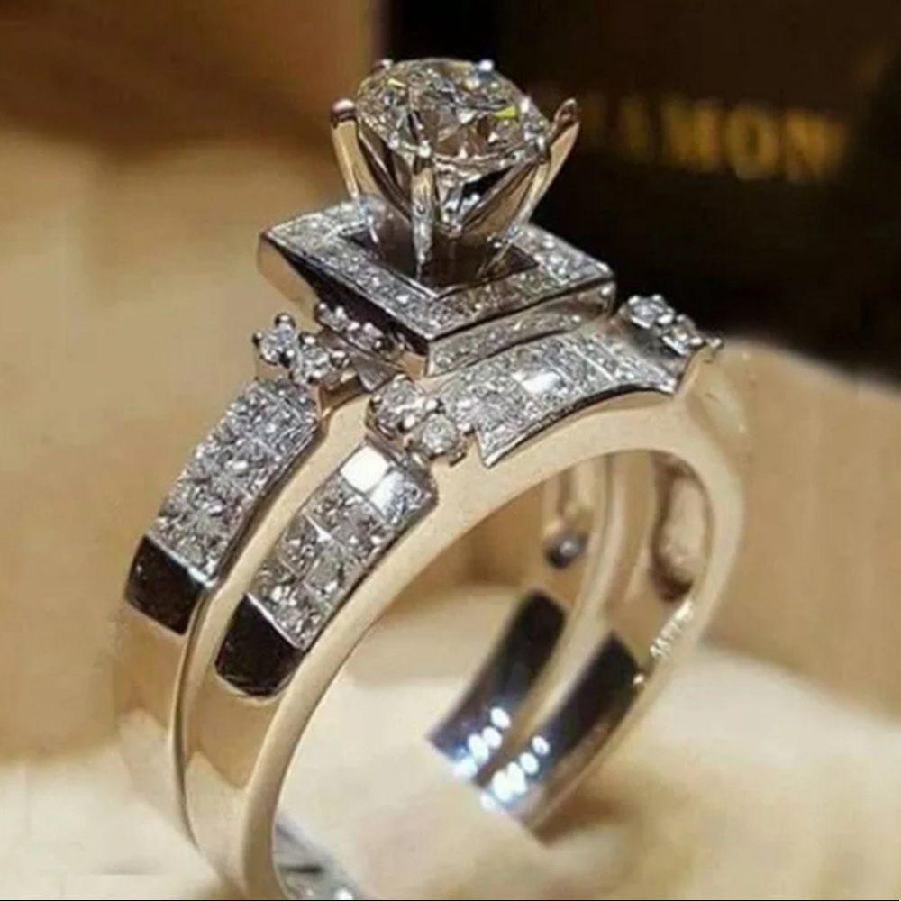 NEW💍925 Sterling Silver White Sapphire Ring